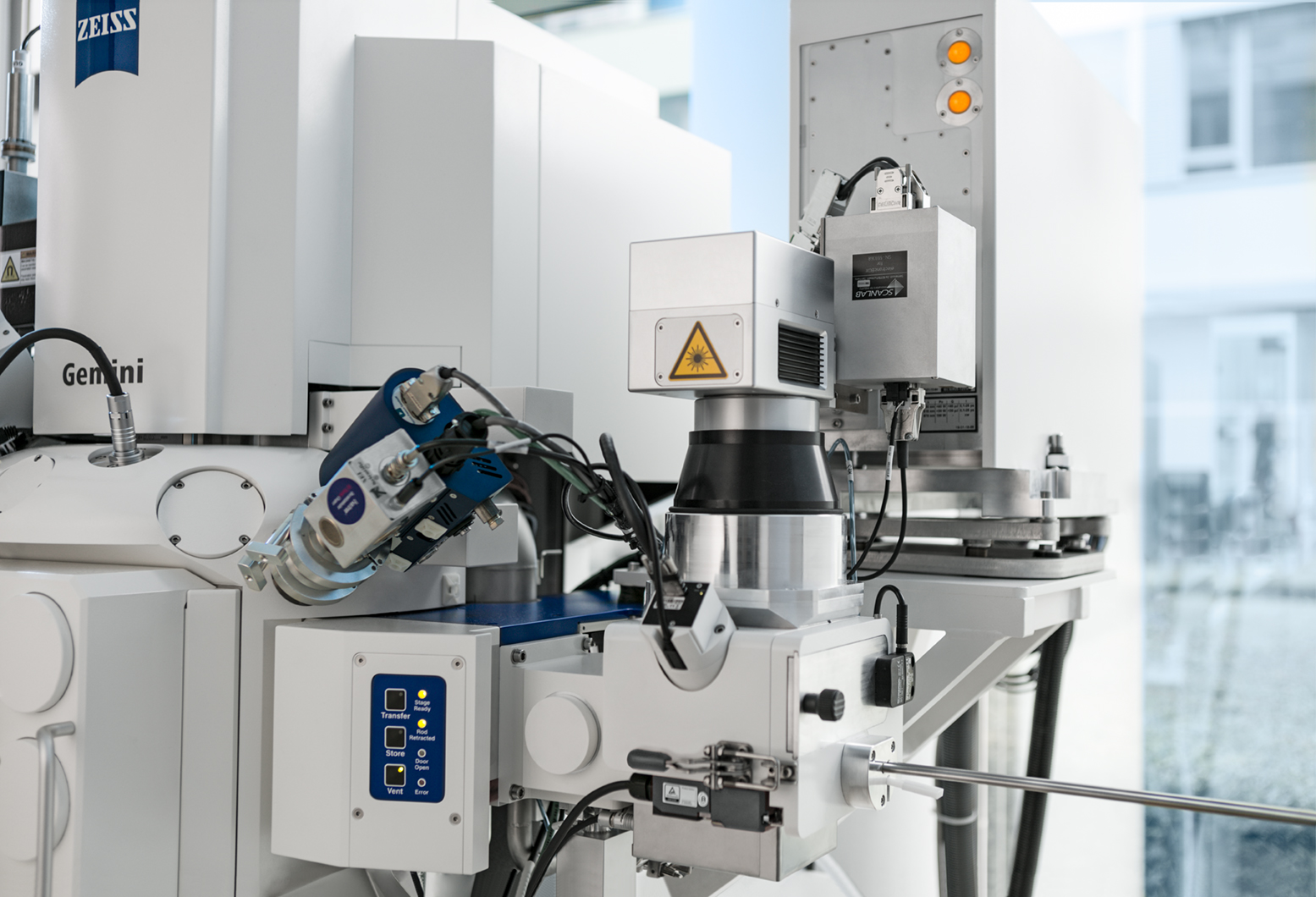 Crossbeam LaserFIB  